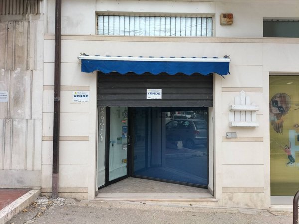 locale commerciale in vendita ad Ortona in zona Caldari
