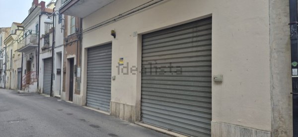 locale commerciale in vendita ad Ortona