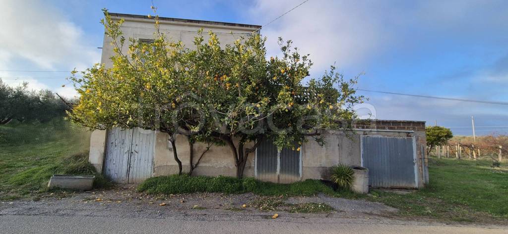 locale commerciale in vendita ad Ortona