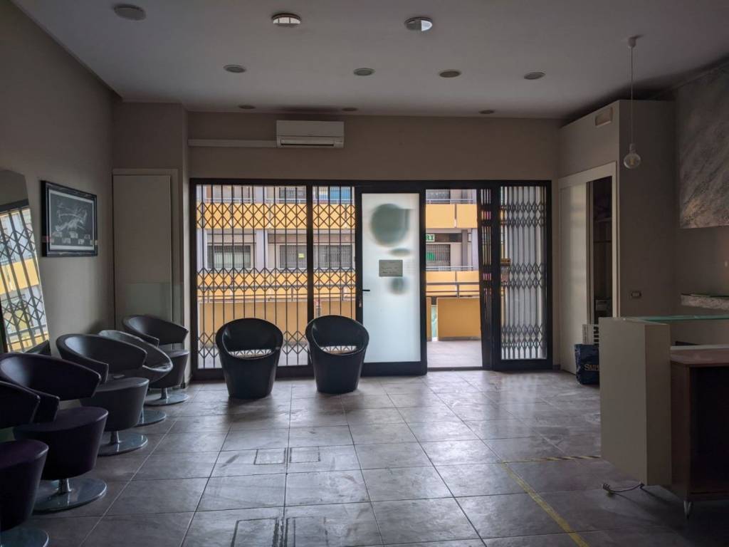 negozio in vendita ad Ortona in zona Fontegrande
