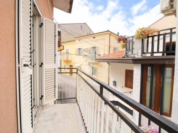 casa indipendente in vendita ad Ortona in zona Caldari