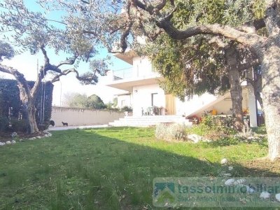 casa indipendente in vendita ad Ortona in zona Caldari