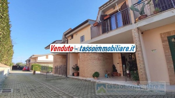 casa indipendente in vendita ad Ortona in zona Saraceni