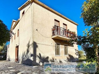 casa indipendente in vendita ad Ortona in zona Casone