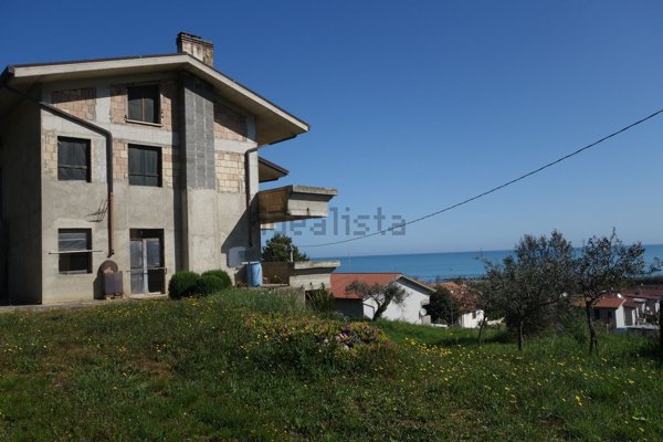 casa indipendente in vendita ad Ortona
