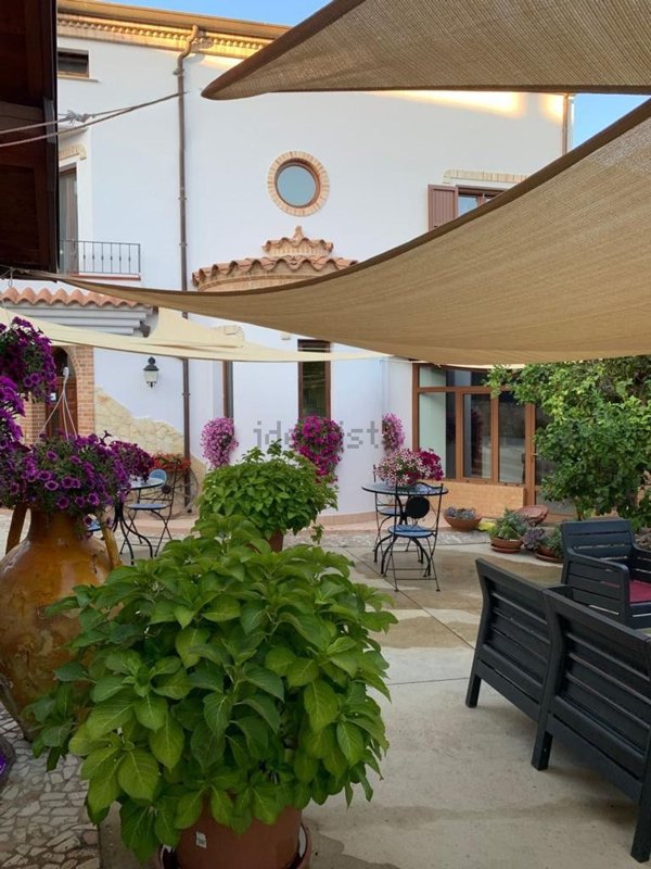 casa indipendente in vendita ad Ortona in zona Villa Deo