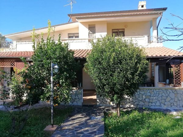 casa indipendente in vendita ad Ortona