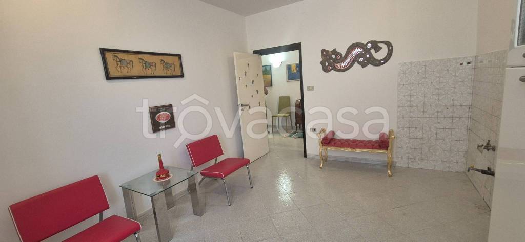 casa indipendente in vendita ad Ortona in zona Santa Lucia