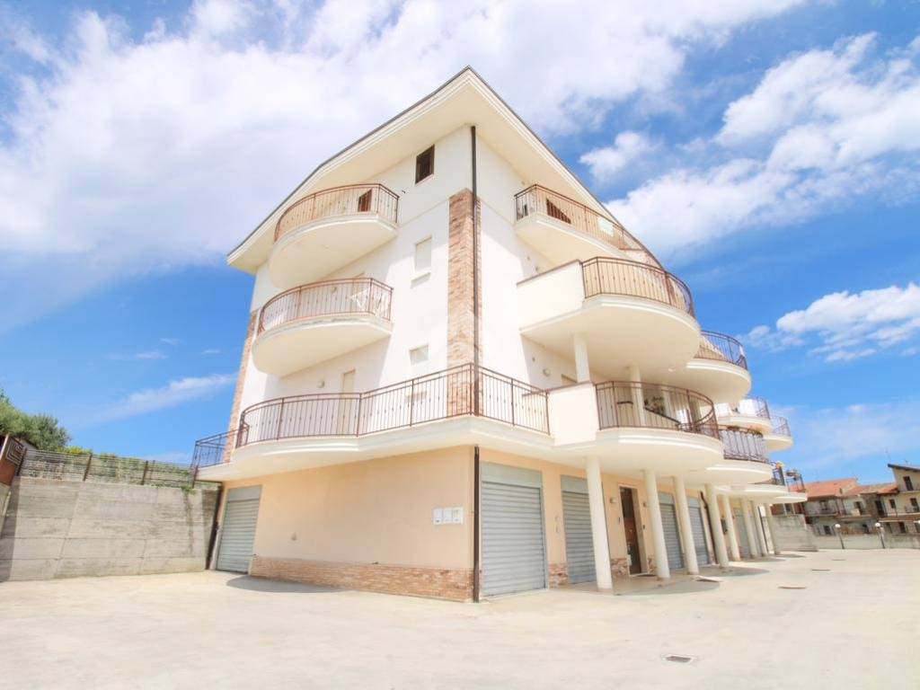 appartamento in vendita ad Ortona in zona Caldari