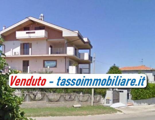 casa indipendente in vendita ad Ortona in zona Caldari