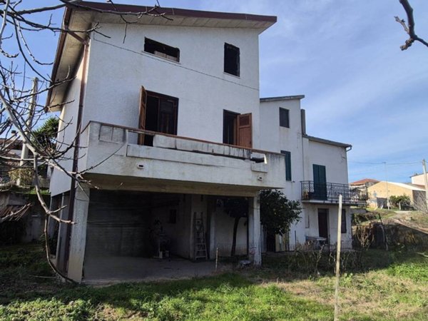 casa indipendente in vendita ad Ortona in zona Villa San Nicola