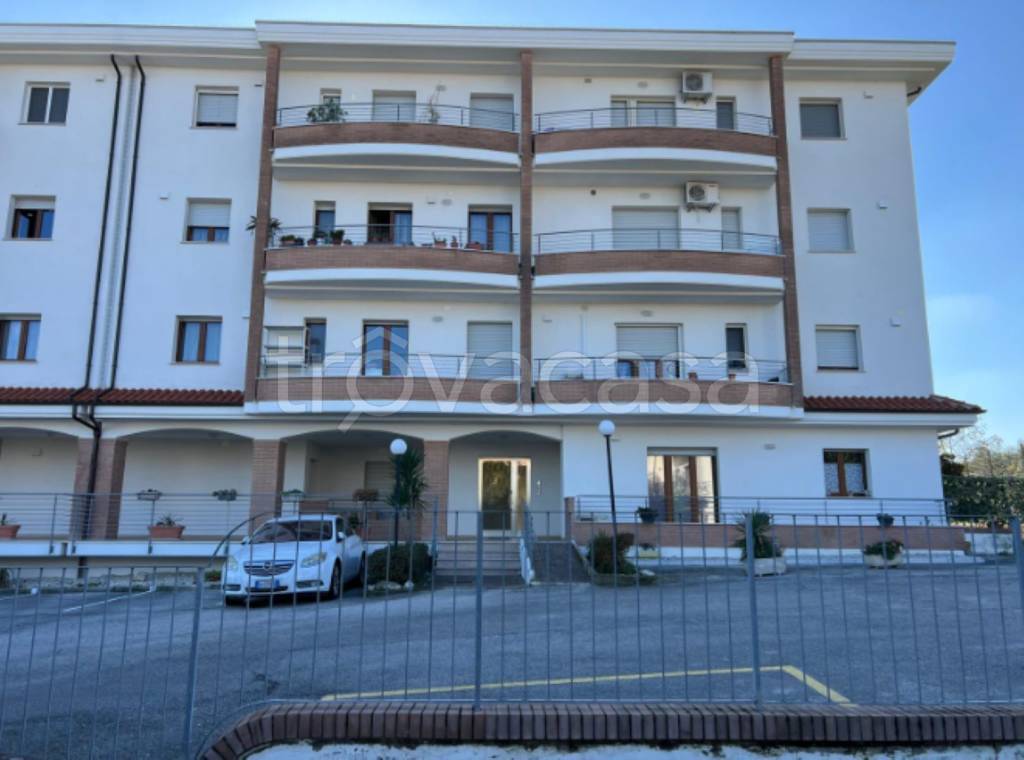 casa indipendente in vendita ad Ortona in zona Caldari