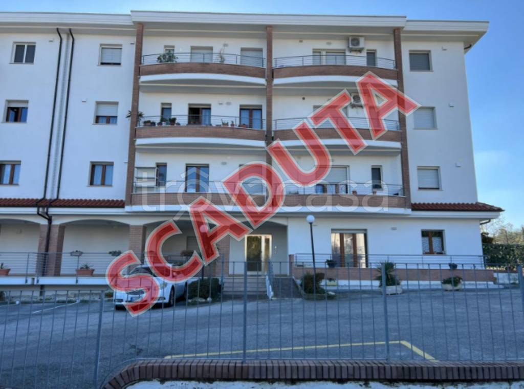 casa indipendente in vendita ad Ortona in zona Caldari