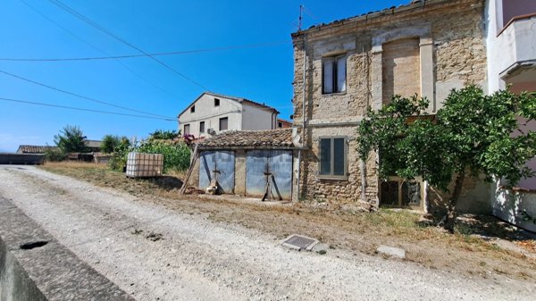 appartamento in vendita ad Ortona in zona Bardella