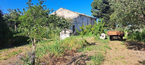 casa indipendente in vendita ad Ortona in zona San Pietro