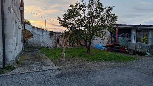 casa indipendente in vendita ad Ortona in zona Villa San Tommaso