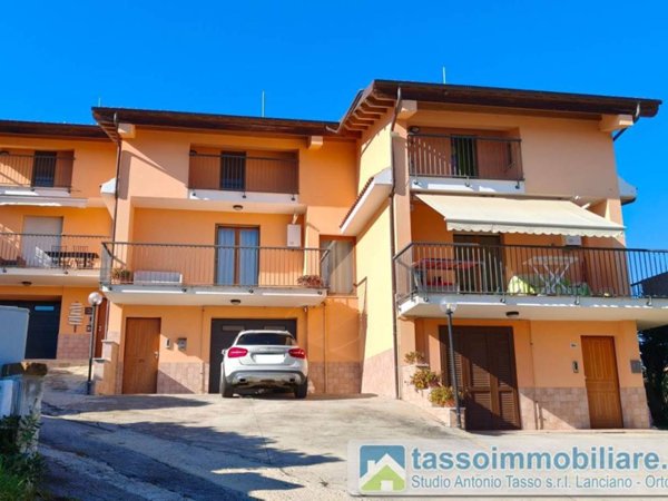 casa indipendente in vendita ad Ortona in zona Lido Riccio