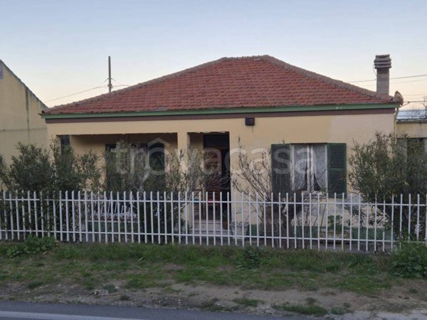 casa indipendente in vendita ad Ortona in zona Lido Riccio