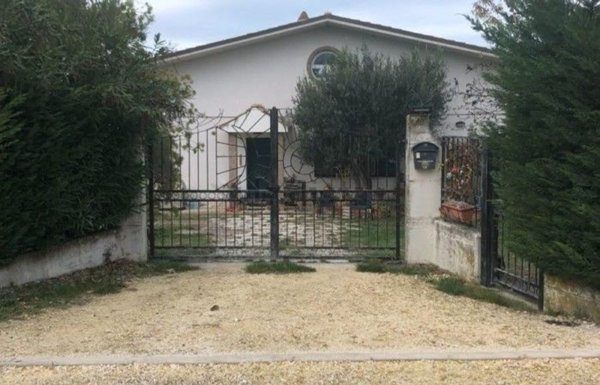 casa indipendente in vendita ad Ortona in zona Lido Riccio