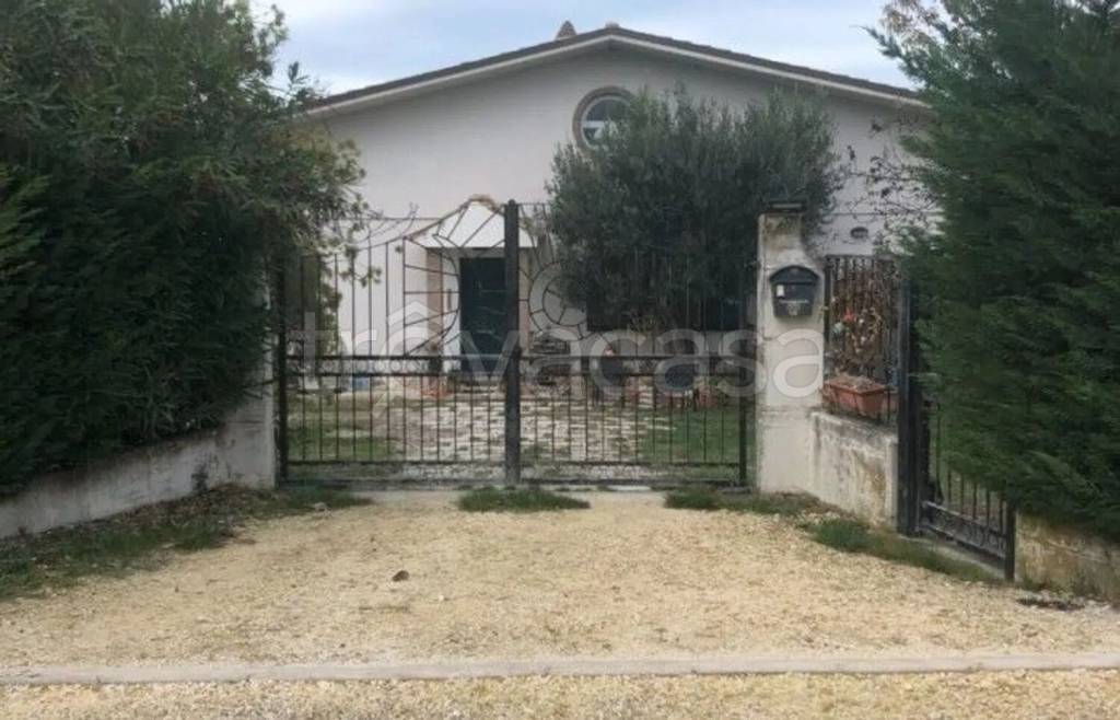 casa indipendente in vendita ad Ortona in zona Lido Riccio