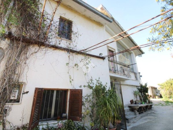 casa indipendente in vendita ad Ortona in zona Cappellini