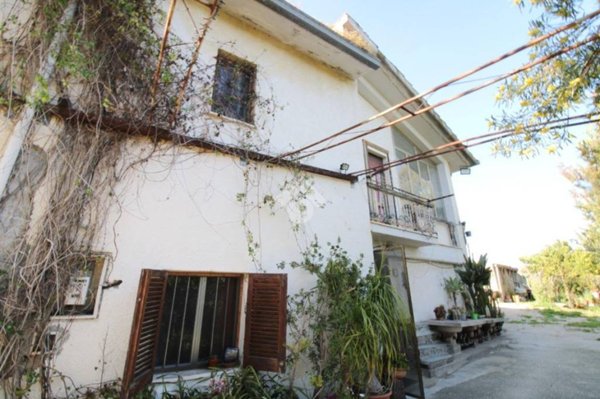 casa indipendente in vendita ad Ortona in zona Cappellini