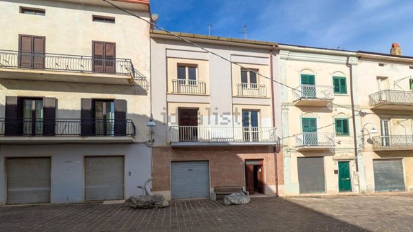casa indipendente in vendita ad Ortona in zona Caldari