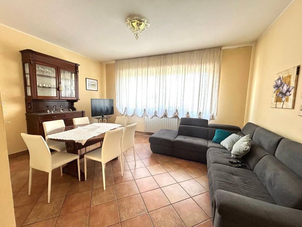 casa indipendente in vendita ad Ortona in zona Alboreto