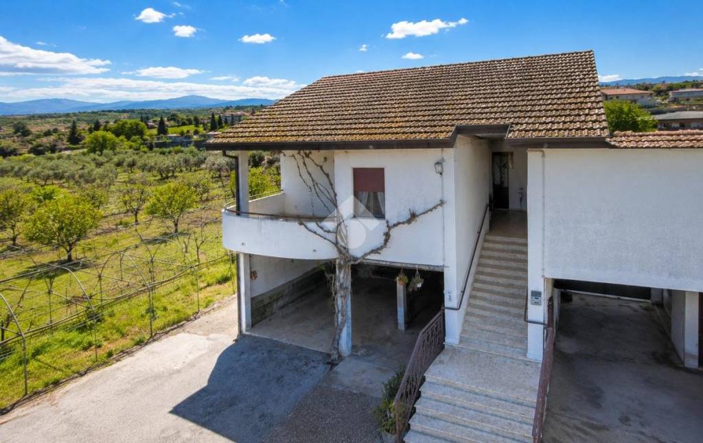 casa indipendente in vendita ad Ortona in zona Cappellini