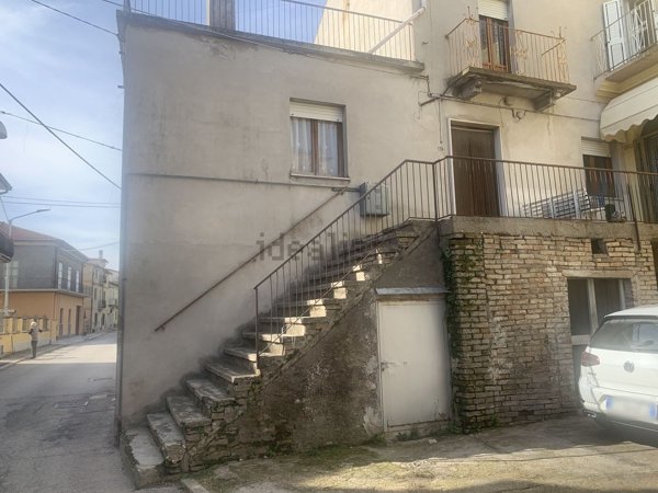 casa indipendente in vendita ad Ortona in zona Rogatti