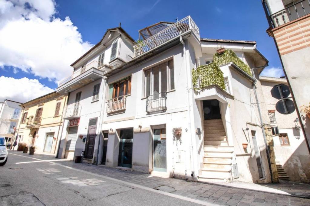 casa indipendente in vendita ad Ortona in zona Caldari