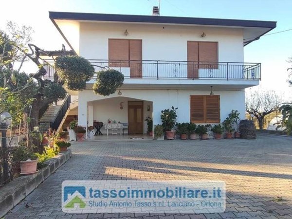 casa indipendente in vendita ad Ortona in zona Aquilano
