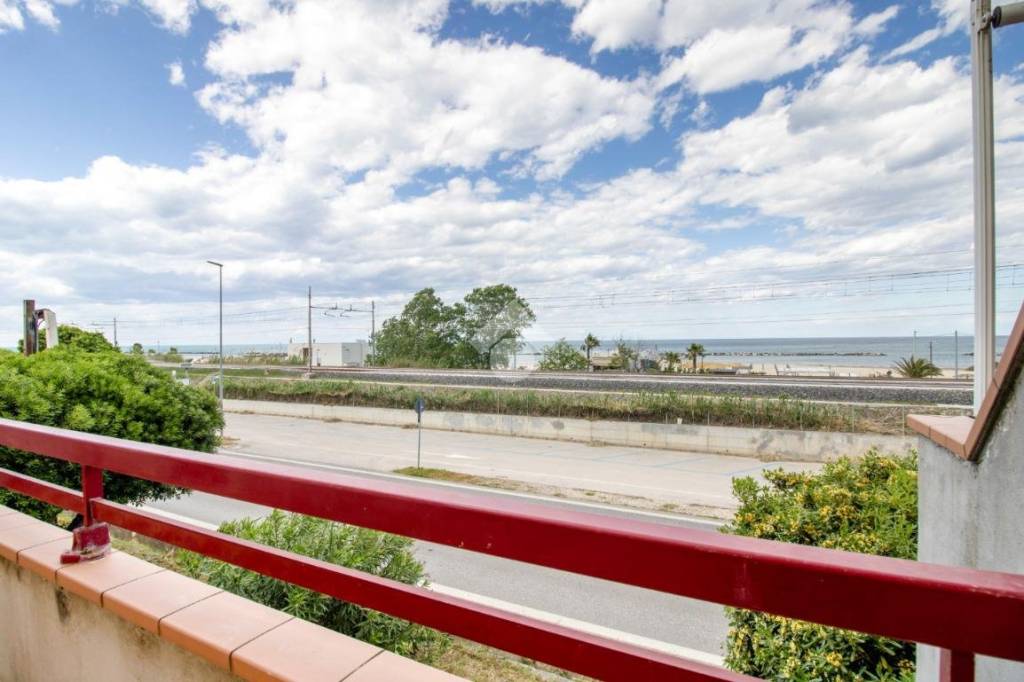 appartamento in vendita ad Ortona in zona Lido Riccio