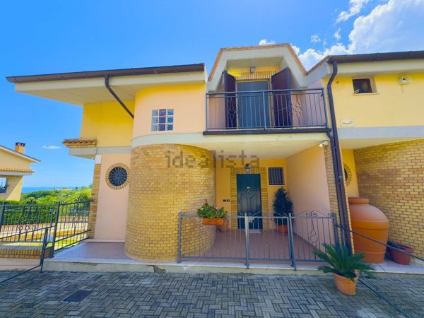 casa indipendente in vendita ad Ortona