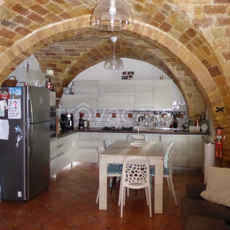 casa indipendente in vendita ad Ortona in zona Caldari