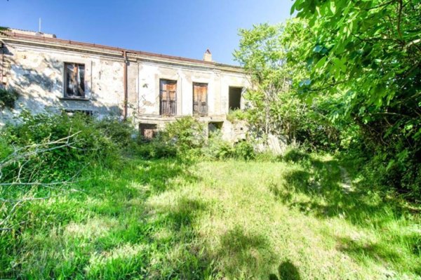 casa indipendente in vendita ad Ortona in zona Arielli