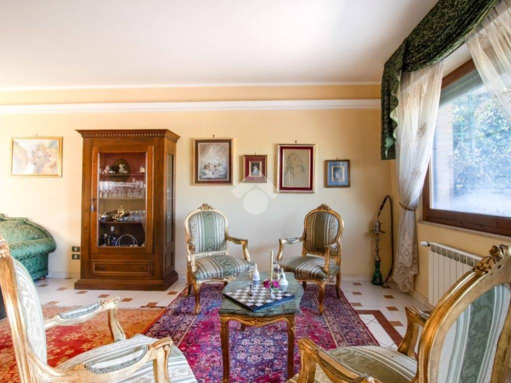 casa indipendente in vendita ad Ortona in zona Villa Grande