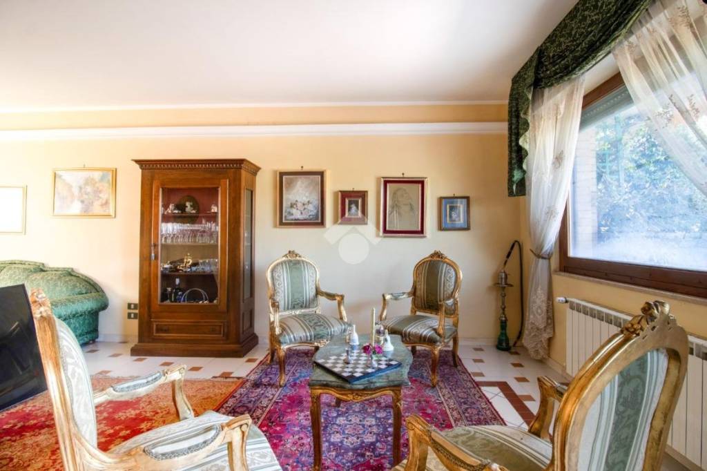 casa indipendente in vendita ad Ortona in zona Villa Grande