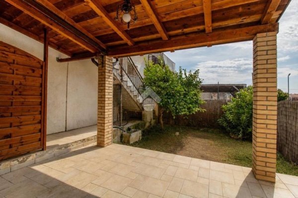 casa indipendente in vendita ad Ortona in zona Villa Grande