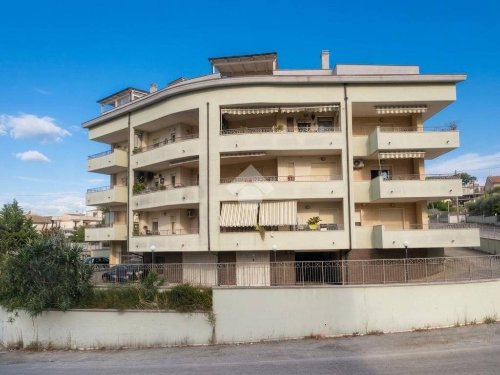 appartamento in vendita ad Ortona in zona Lazzaretto