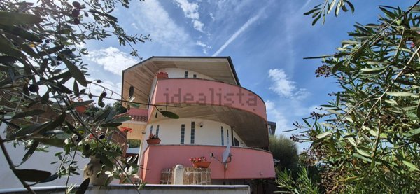casa indipendente in vendita ad Ortona in zona Lido Riccio