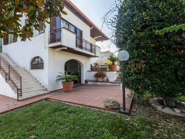 casa indipendente in vendita ad Ortona in zona Caldari