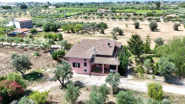 casa indipendente in vendita ad Ortona in zona Fonticelli