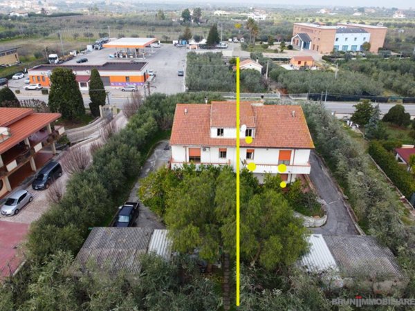 casa indipendente in vendita ad Ortona in zona Fontegrande