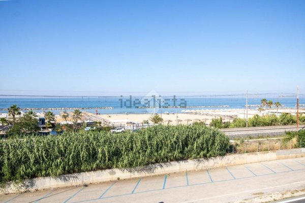 appartamento in vendita ad Ortona in zona Lido Riccio
