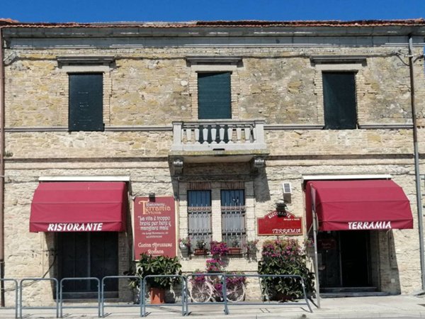 negozio in vendita ad Ortona
