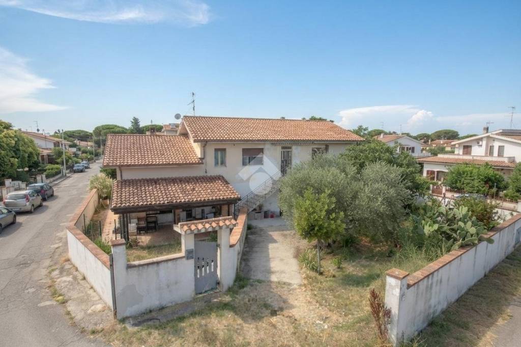 casa indipendente in vendita ad Ortona in zona San Pietro