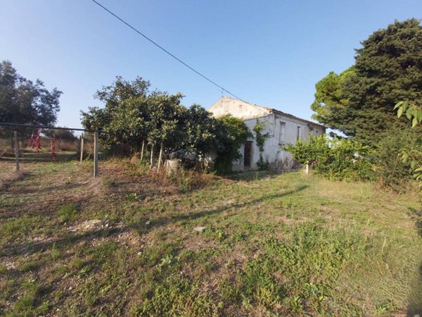 casa indipendente in vendita ad Ortona in zona San Pietro