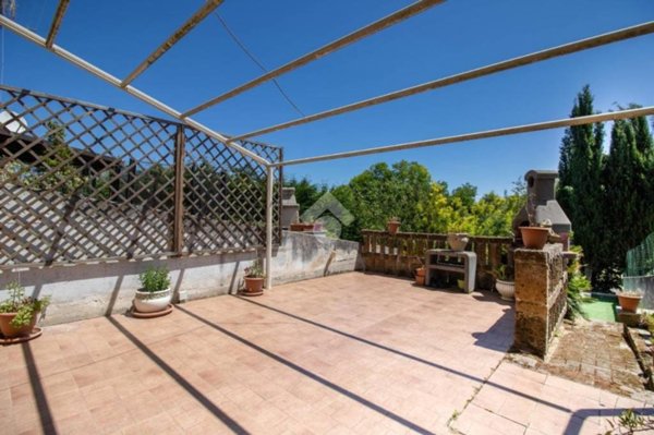 casa indipendente in vendita ad Ortona in zona Villa Grande