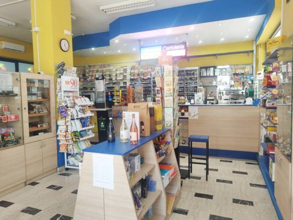 negozio in vendita ad Ortona in zona Caldari